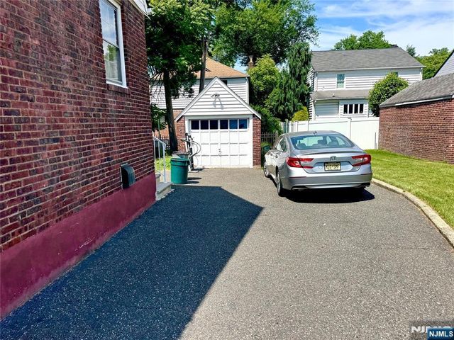 27 Monterey Avenue, Teaneck, NJ 07666