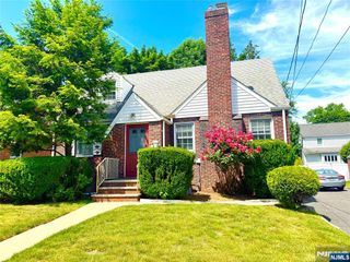 27 Monterey Avenue, Teaneck, NJ 07666