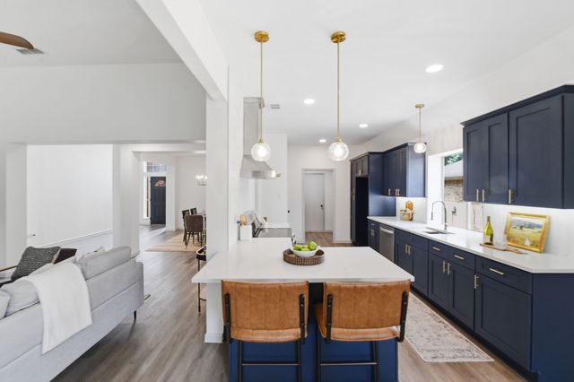 5953 Hillview Drive, Watauga, TX 76148
