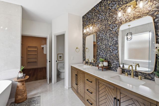 5953 Hillview Drive, Watauga, TX 76148