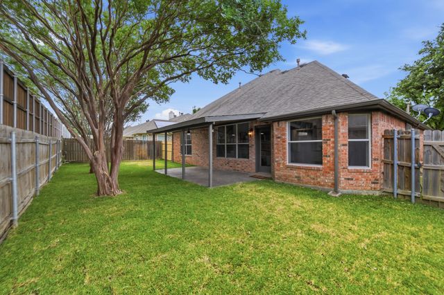 5953 Hillview Drive, Watauga, TX 76148