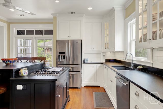 11 E 50th Street, Savannah, GA 31405