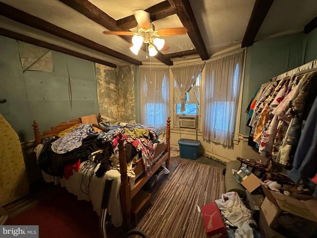 100 S 6TH AVE, Reading, PA 19611