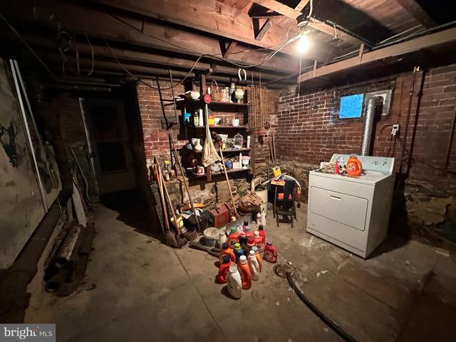 100 S 6TH AVE, Reading, PA 19611