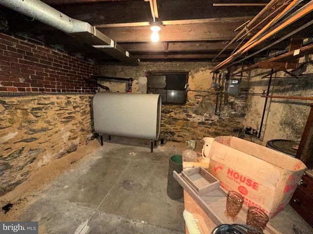 100 S 6TH AVE, Reading, PA 19611