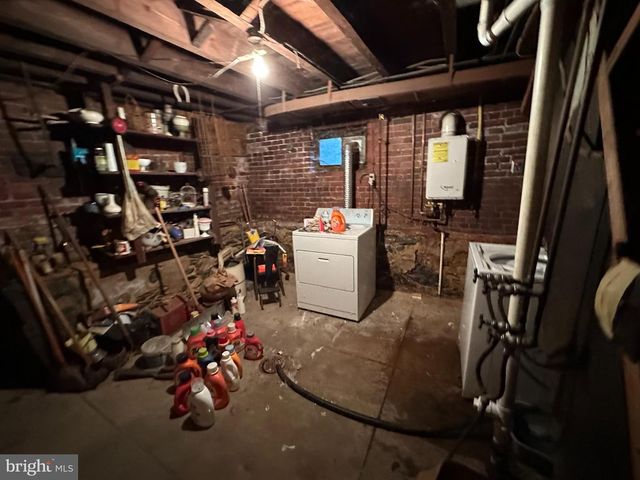 100 S 6TH AVE, Reading, PA 19611