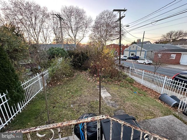 100 S 6TH AVE, Reading, PA 19611