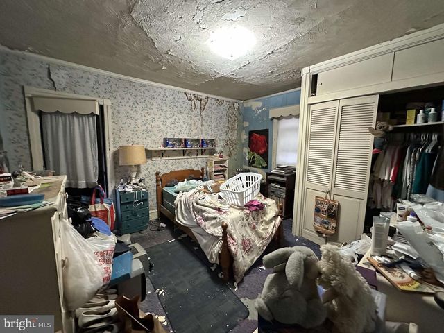 100 S 6TH AVE, Reading, PA 19611