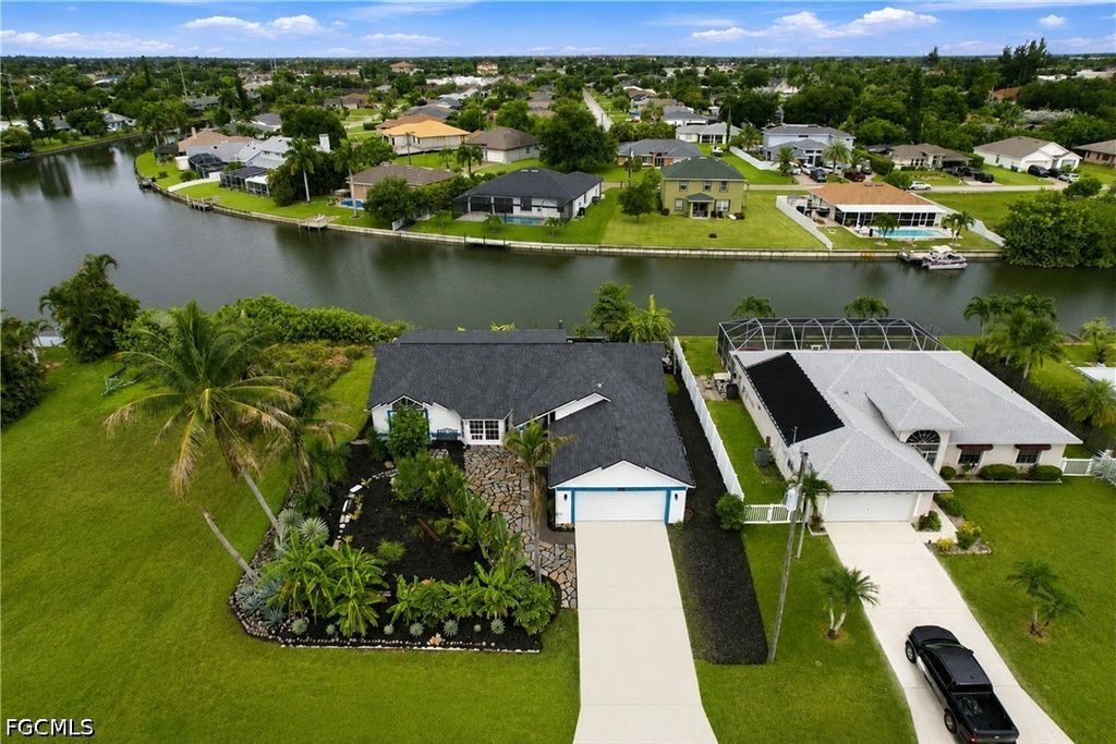 28 NE 19th CT, Cape Coral, FL 33909