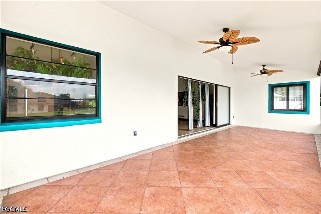 Image 10 of property listing at 28 NE 19th CT, Cape Coral, FL 33909