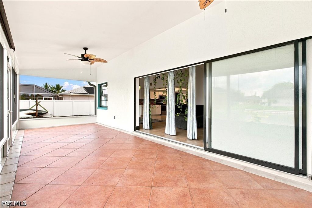 Image 11 of property listing at 28 NE 19th CT, Cape Coral, FL 33909