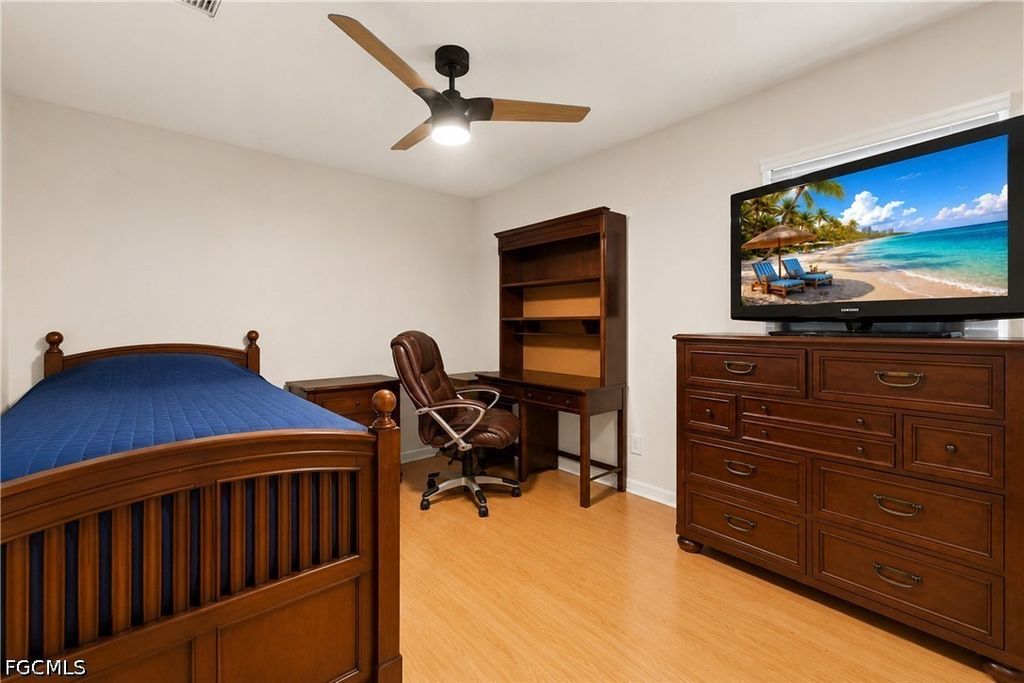 Image 21 of property listing at 28 NE 19th CT, Cape Coral, FL 33909