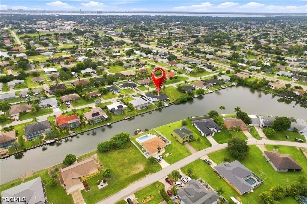 Image 25 of property listing at 28 NE 19th CT, Cape Coral, FL 33909
