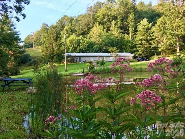 65 Blue Ridge Gem Mine Road, Little Switzerland, NC 28777
