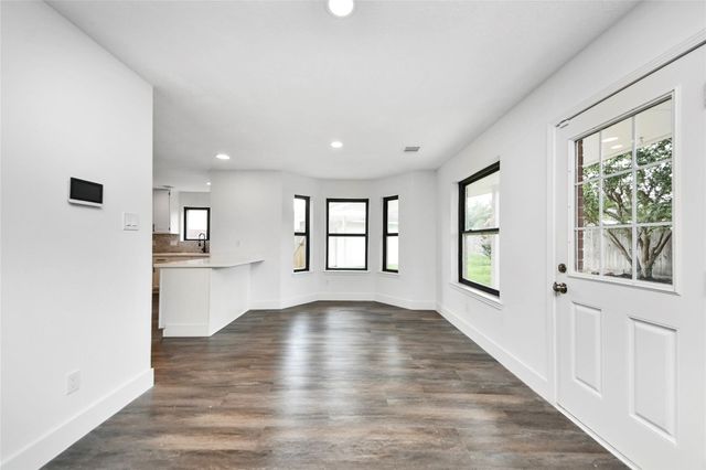 8510 Canyon Pine Drive, Spring, TX 77379