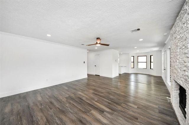 8510 Canyon Pine Drive, Spring, TX 77379