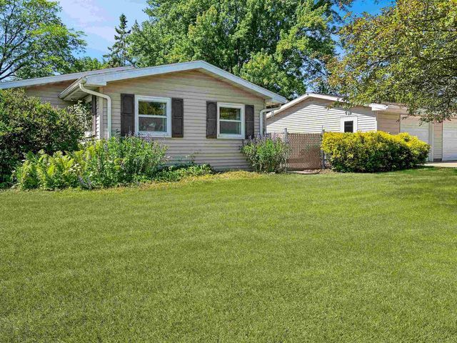 1499 Hemlock Drive, Reedsburg, WI 53959