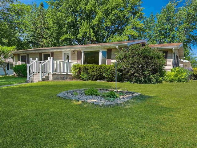 1499 Hemlock Drive, Reedsburg, WI 53959