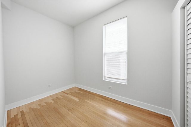 2145 W 18th Place 2R, Chicago, IL 60608