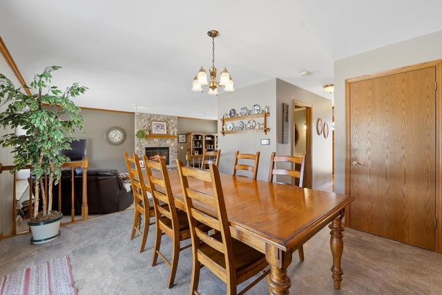 N66W35104 Lappland Crossing, Oconomowoc, WI 53066