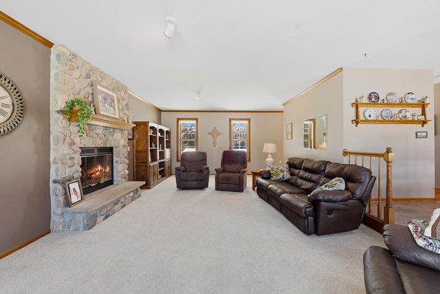 N66W35104 Lappland Crossing, Oconomowoc, WI 53066