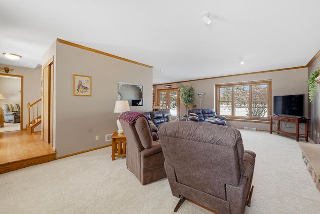 N66W35104 Lappland Crossing, Oconomowoc, WI 53066