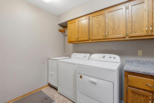 N66W35104 Lappland Crossing, Oconomowoc, WI 53066