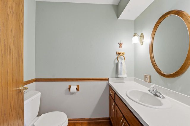 N66W35104 Lappland Crossing, Oconomowoc, WI 53066