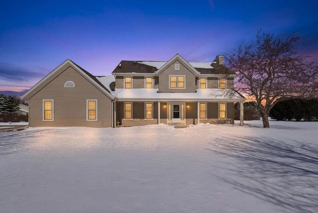 N66W35104 Lappland Crossing, Oconomowoc, WI 53066