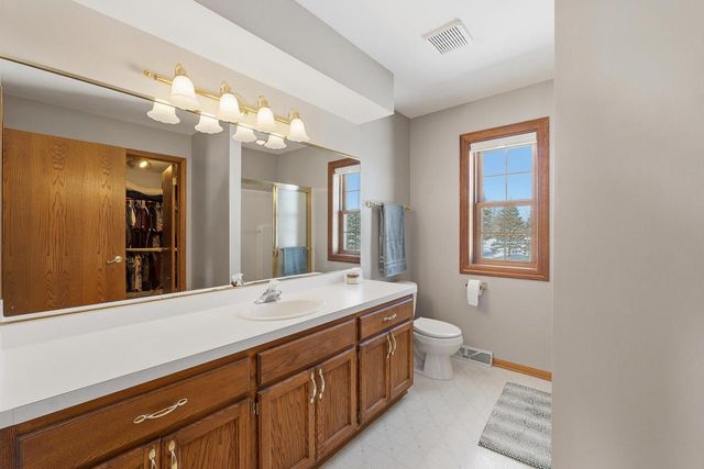 N66W35104 Lappland Crossing, Oconomowoc, WI 53066