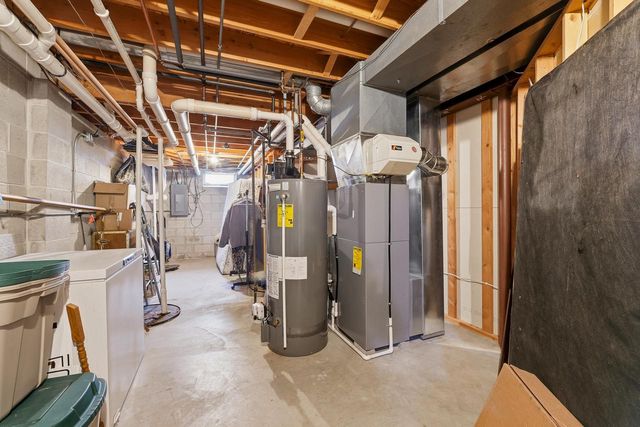 N66W35104 Lappland Crossing, Oconomowoc, WI 53066