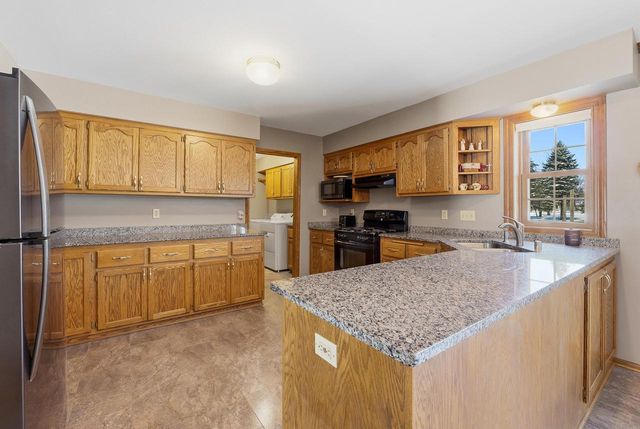 N66W35104 Lappland Crossing, Oconomowoc, WI 53066