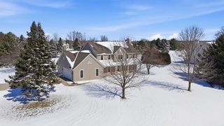 N66W35104 Lappland Crossing, Oconomowoc, WI 53066