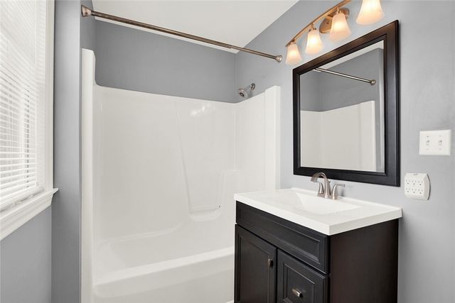 774 Vernon Dr, Rostraver, PA 15012