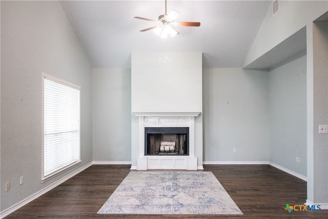 214 E Bay Avenue, Seadrift, TX 77983