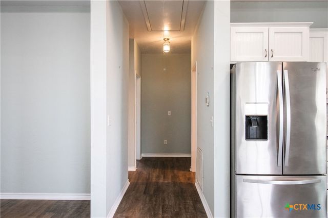 214 E Bay Avenue, Seadrift, TX 77983