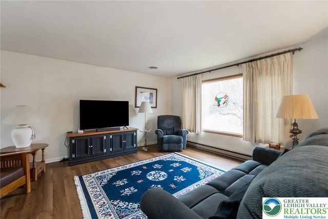 368 Oxford Drive, Bethlehem City, PA 18017