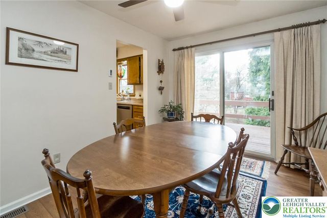 368 Oxford Drive, Bethlehem City, PA 18017