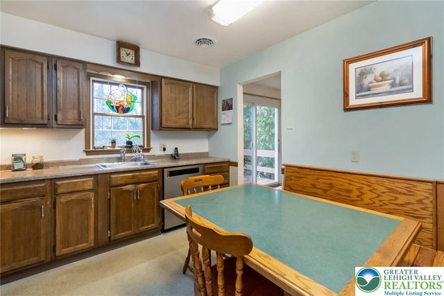 368 Oxford Drive, Bethlehem City, PA 18017