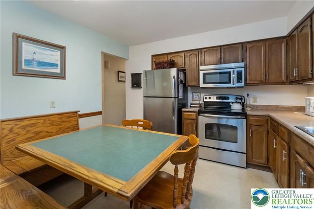 368 Oxford Drive, Bethlehem City, PA 18017