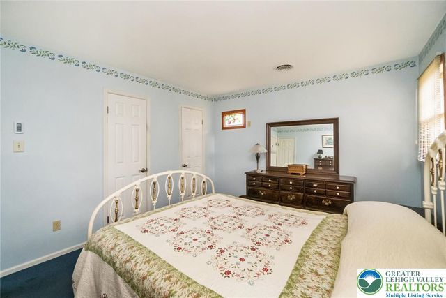 368 Oxford Drive, Bethlehem City, PA 18017