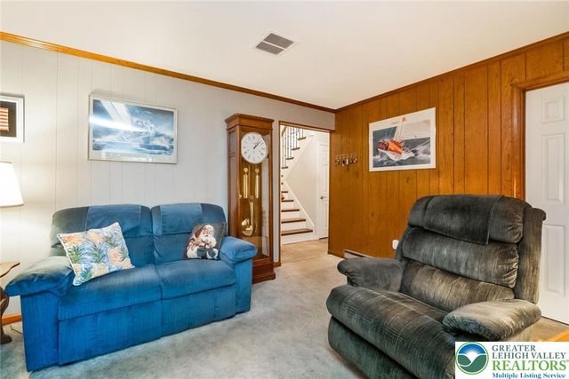 368 Oxford Drive, Bethlehem City, PA 18017