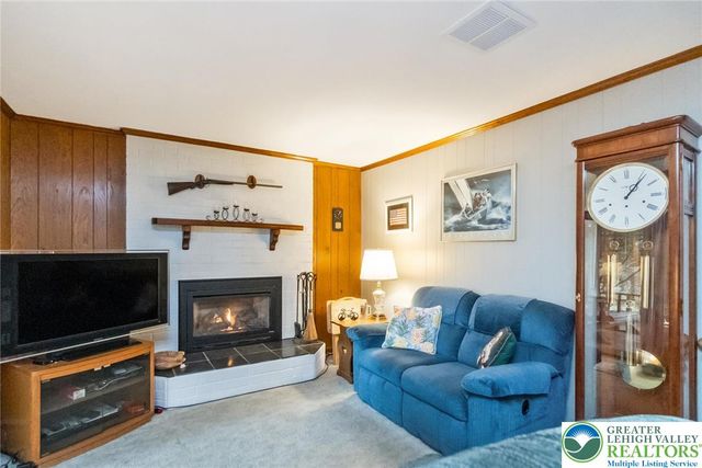 368 Oxford Drive, Bethlehem City, PA 18017