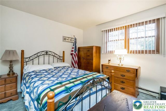 368 Oxford Drive, Bethlehem City, PA 18017