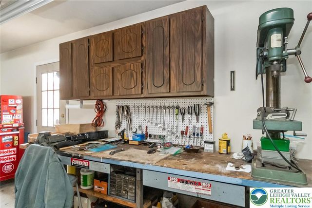 368 Oxford Drive, Bethlehem City, PA 18017