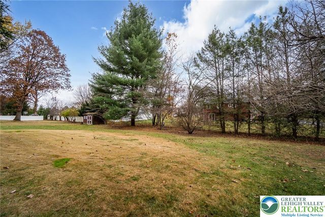 368 Oxford Drive, Bethlehem City, PA 18017