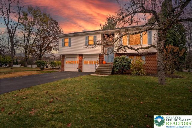 368 Oxford Drive, Bethlehem City, PA 18017