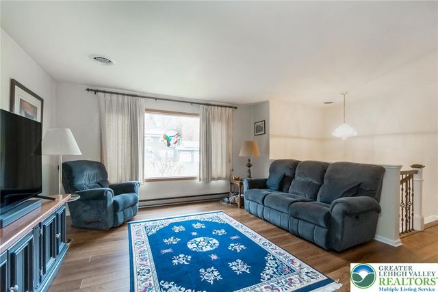 368 Oxford Drive, Bethlehem City, PA 18017