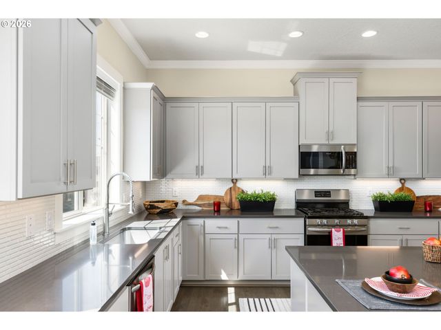 16878 Sw BIRDSONG St, Beaverton, OR 97007