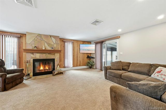 26 Charles Circle, Islip, NY 11751